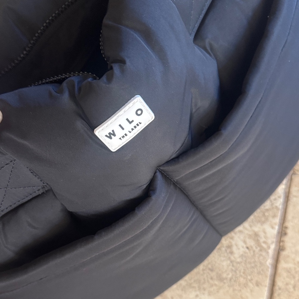 Wilo Black Puffer Tote Bag with Pouch - Picture 6 of 9